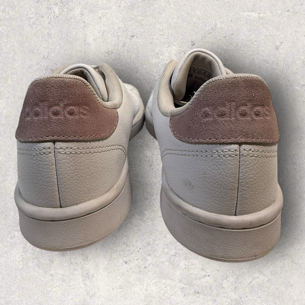 Women’s Adidas Advantage size 10.5 - Picture 3 of 8